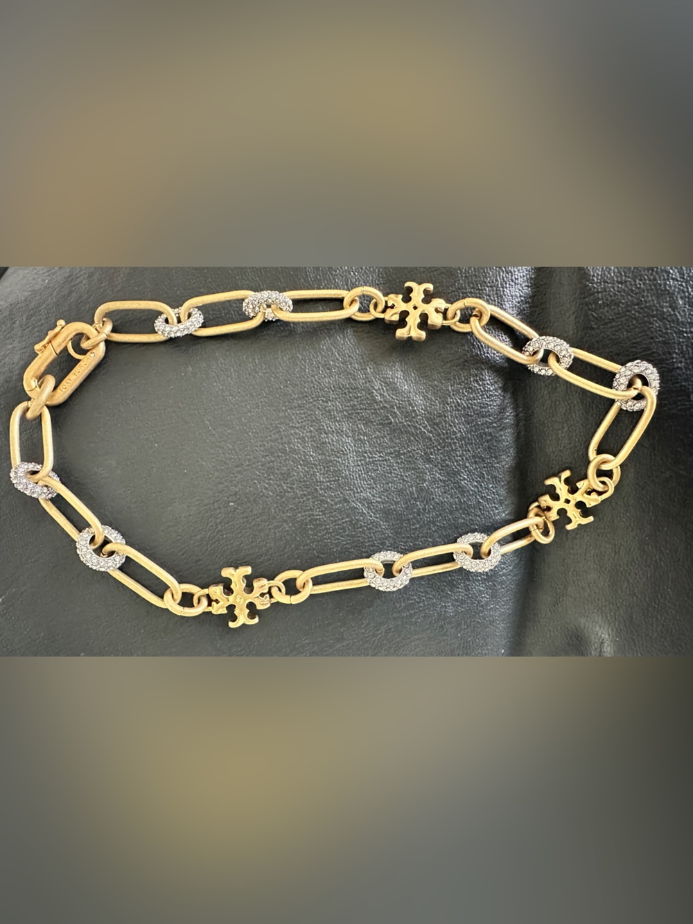 Tory Burch Roxanne Chain Crystal Logo Choker Necklace Gold- safety clasp defect - Picture 3 of 9